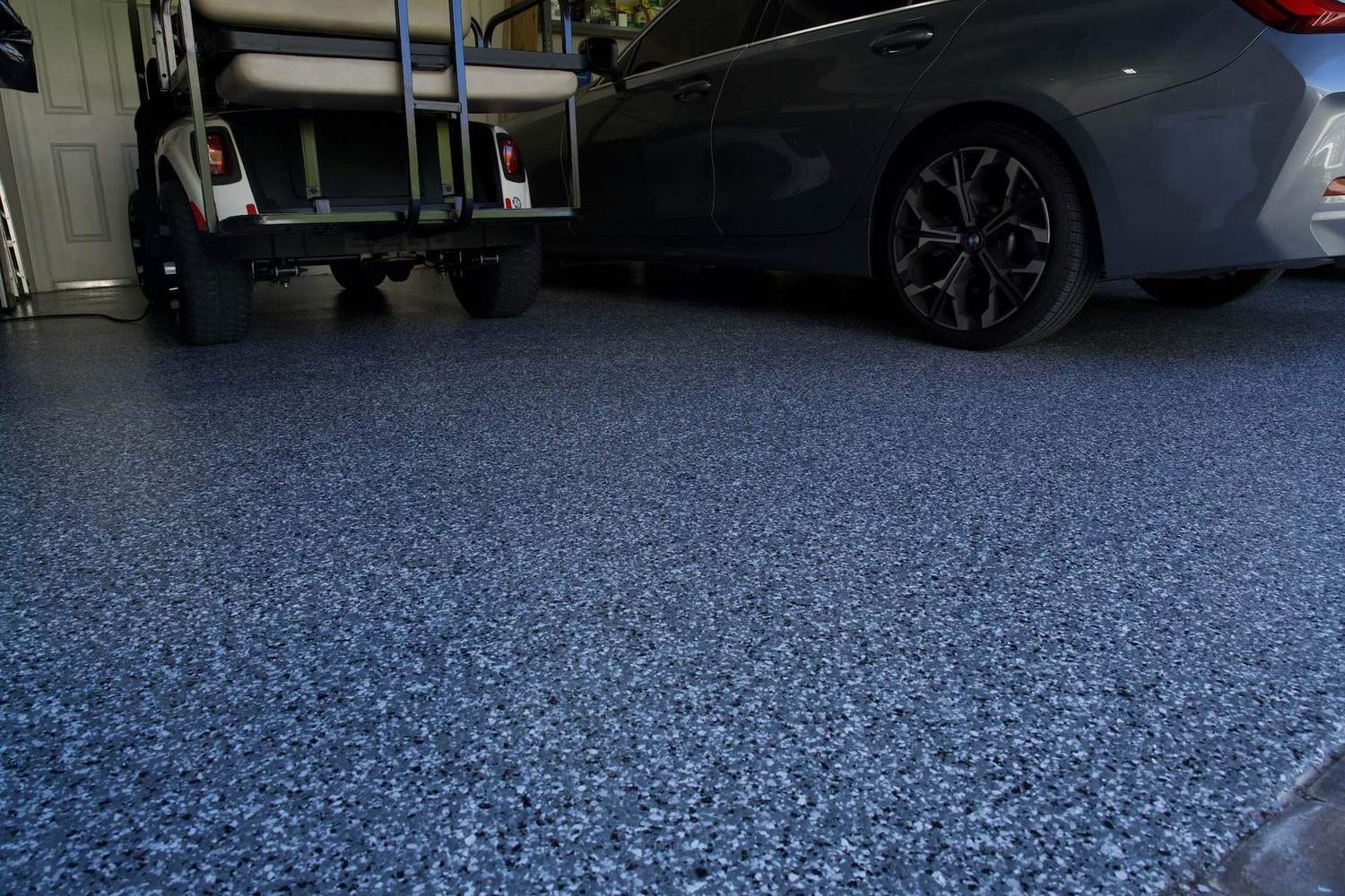 A finished flake garage floor